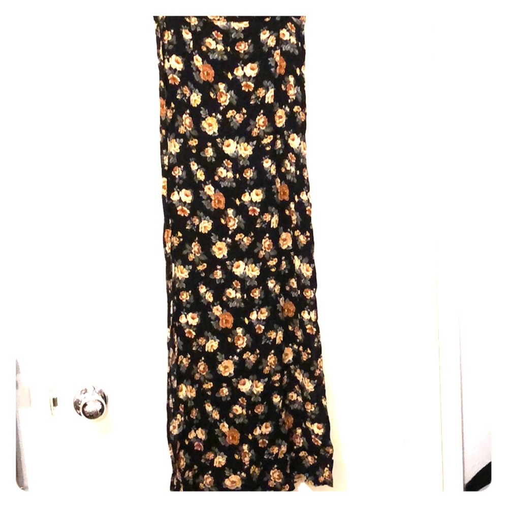 Floral skirt with slits